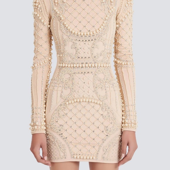 Balmain Dresses & Skirts - Balmain
Bead-Embellished Body-Con Mini Dress